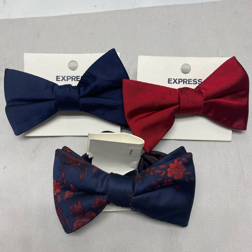 EXPRESS Men`s Small Floral, Red,Blue Fabric Cotton Bow Tie Neck Tie Lot Of 3 NWT